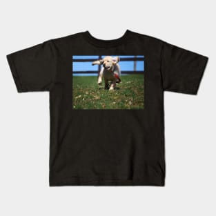 "Golden Retriever Puppy On The Run..." Kids T-Shirt